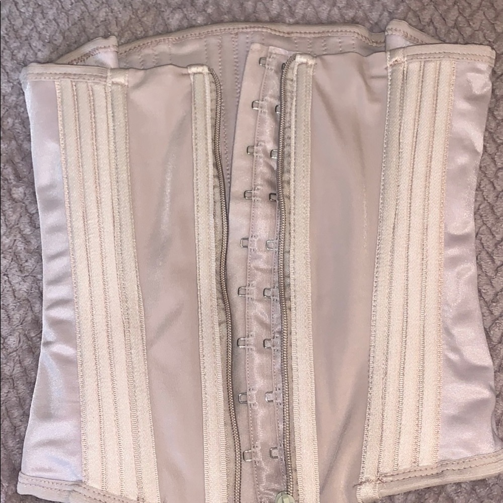 Evyfitactivewear Brazilian waist trainer xs